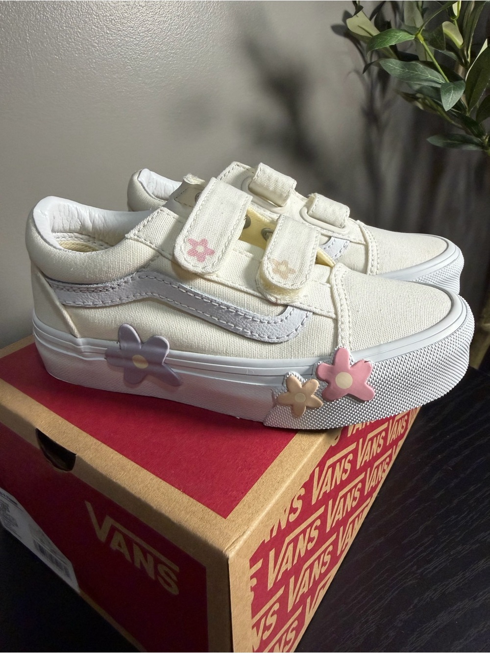 Vans Kids Cream Canvas Old Skool Velcro Sneakers with Pastel Floral Accents